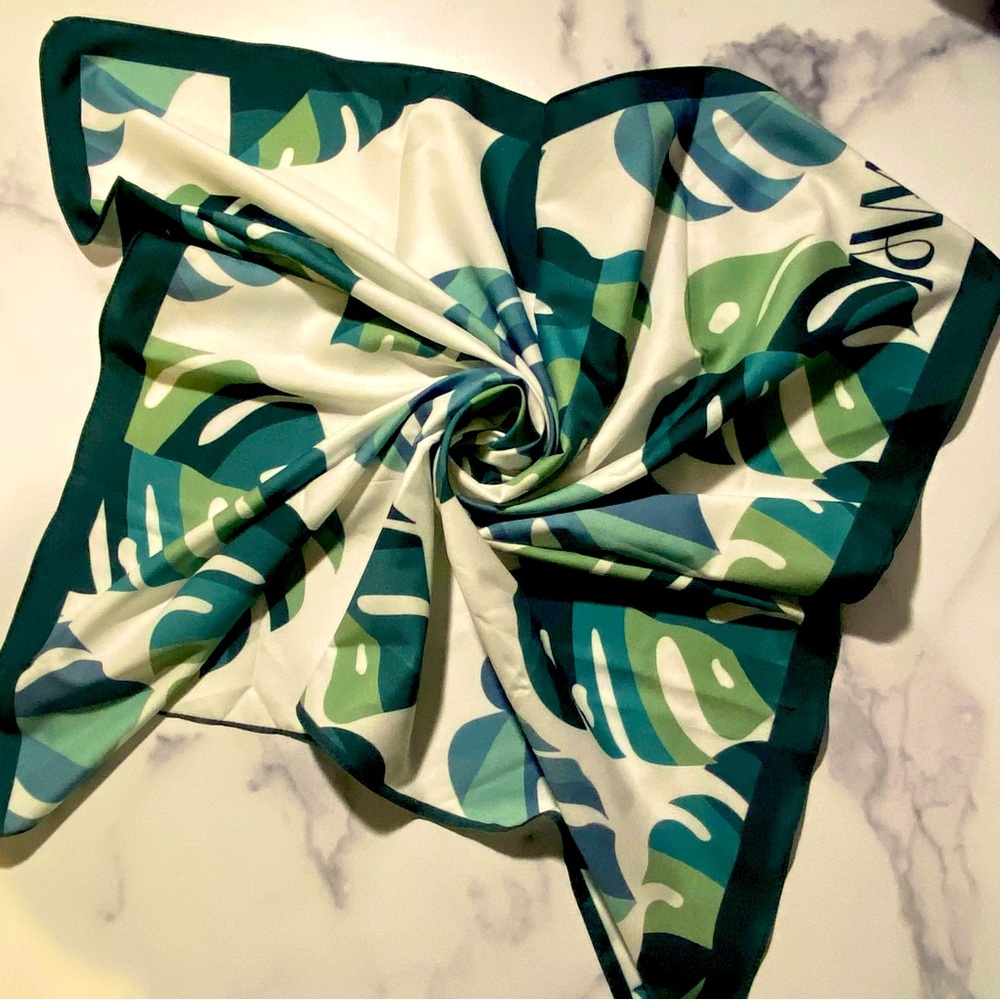 Square crepe leaves scarf